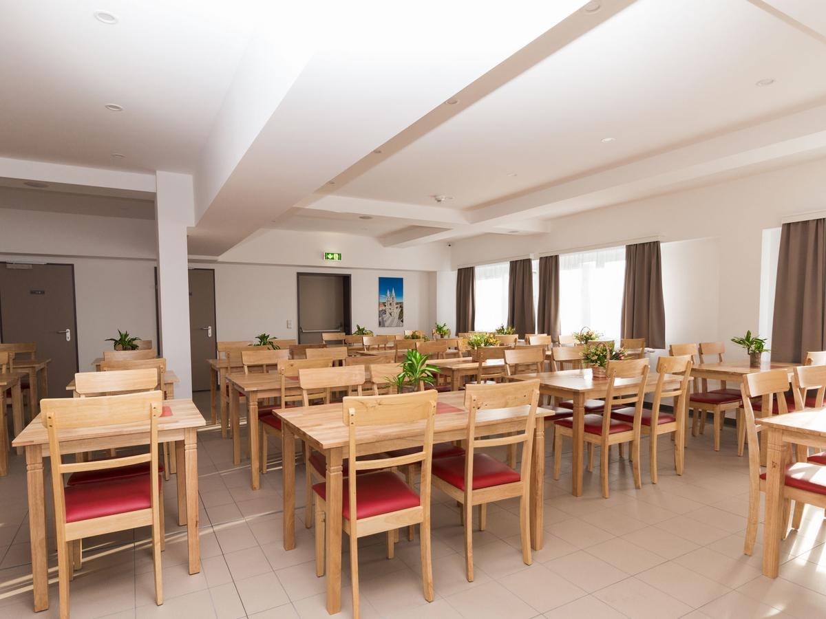 Winbudget "Bed&Breakfast" Vídeňské Nové Město Exteriér fotografie