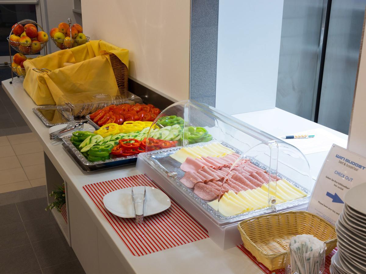 Winbudget "Bed&Breakfast" Vídeňské Nové Město Exteriér fotografie