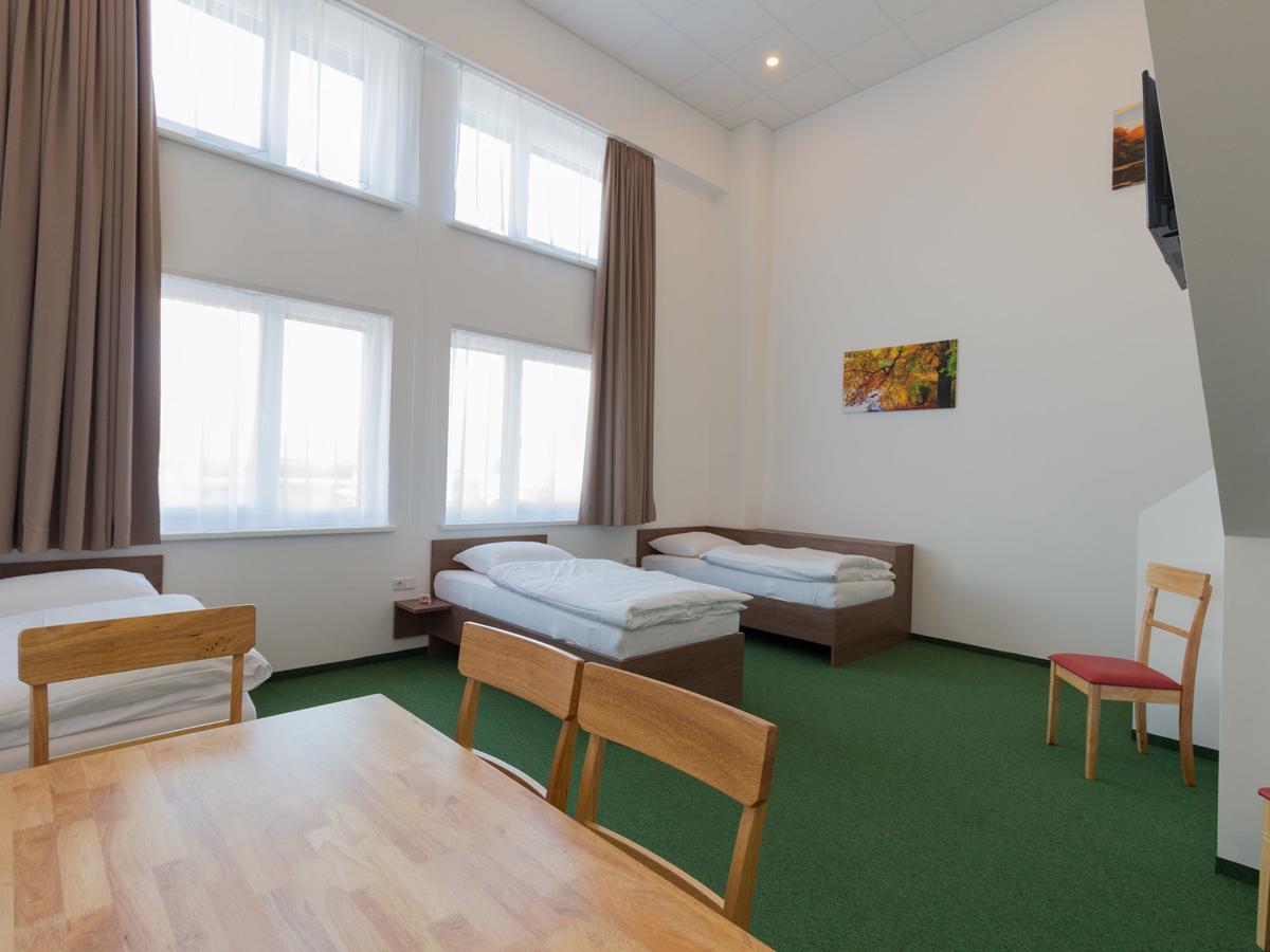 Winbudget "Bed&Breakfast" Vídeňské Nové Město Exteriér fotografie