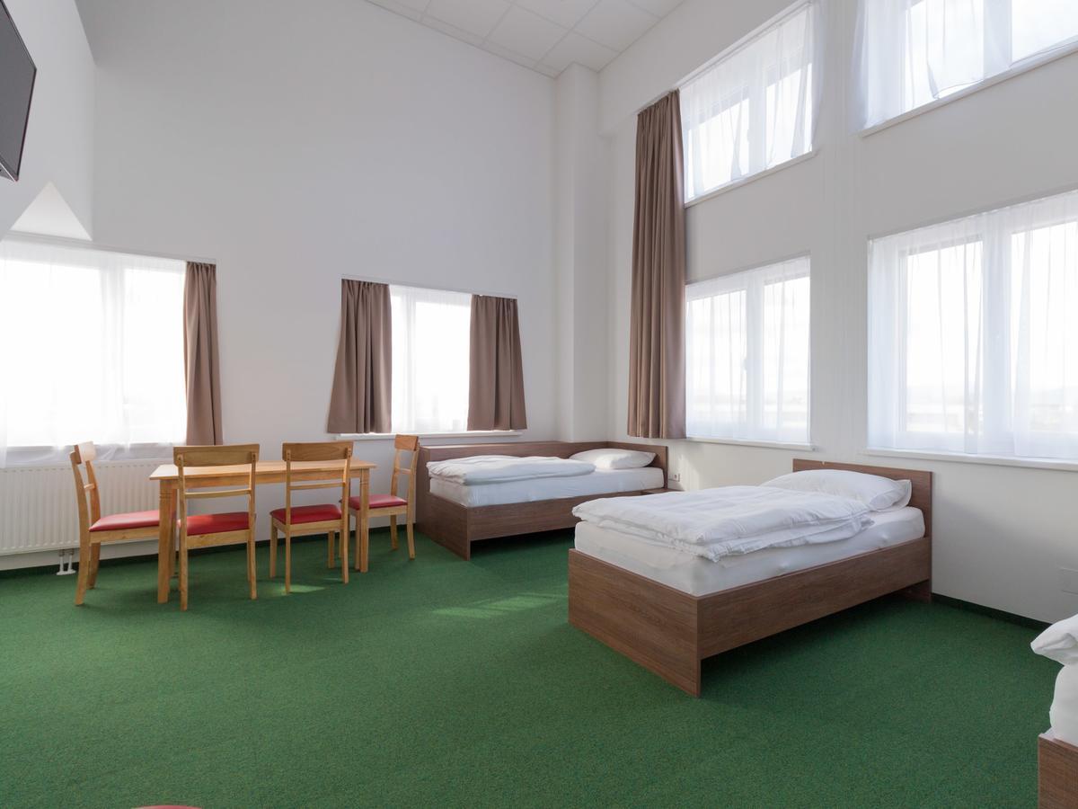 Winbudget "Bed&Breakfast" Vídeňské Nové Město Exteriér fotografie
